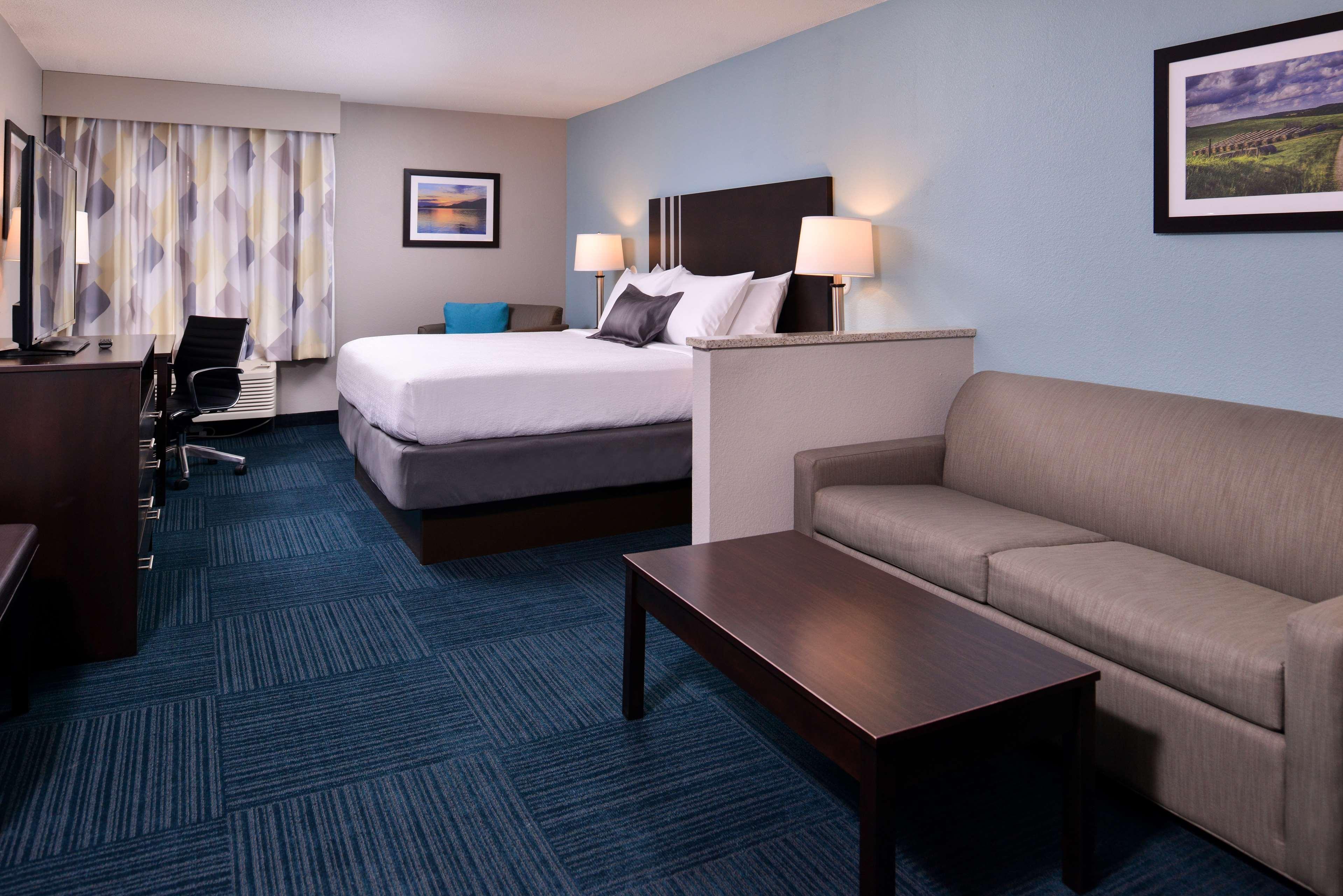 Best Western Hartford Hotel And Suites Екстер'єр фото