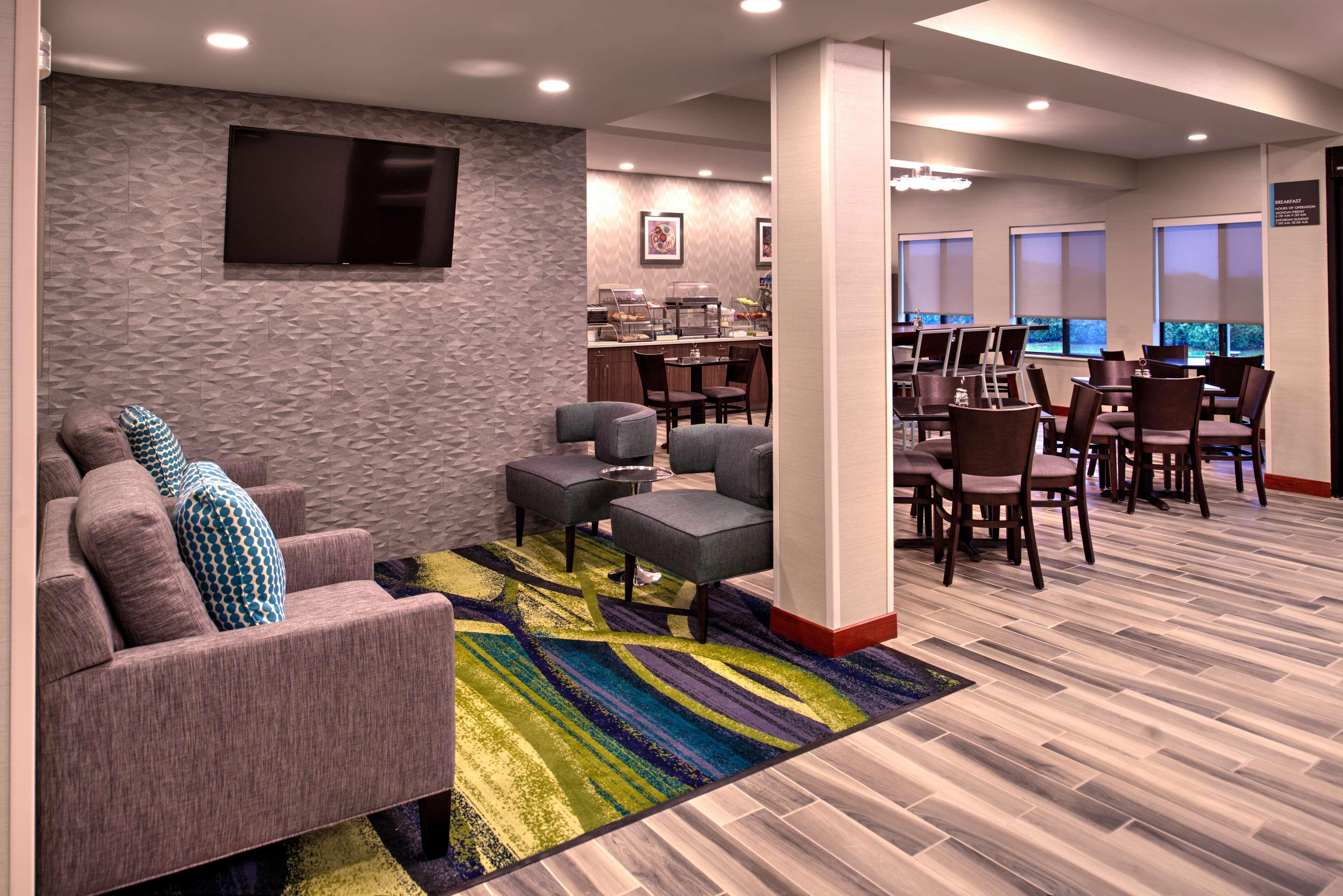 Best Western Hartford Hotel And Suites Екстер'єр фото