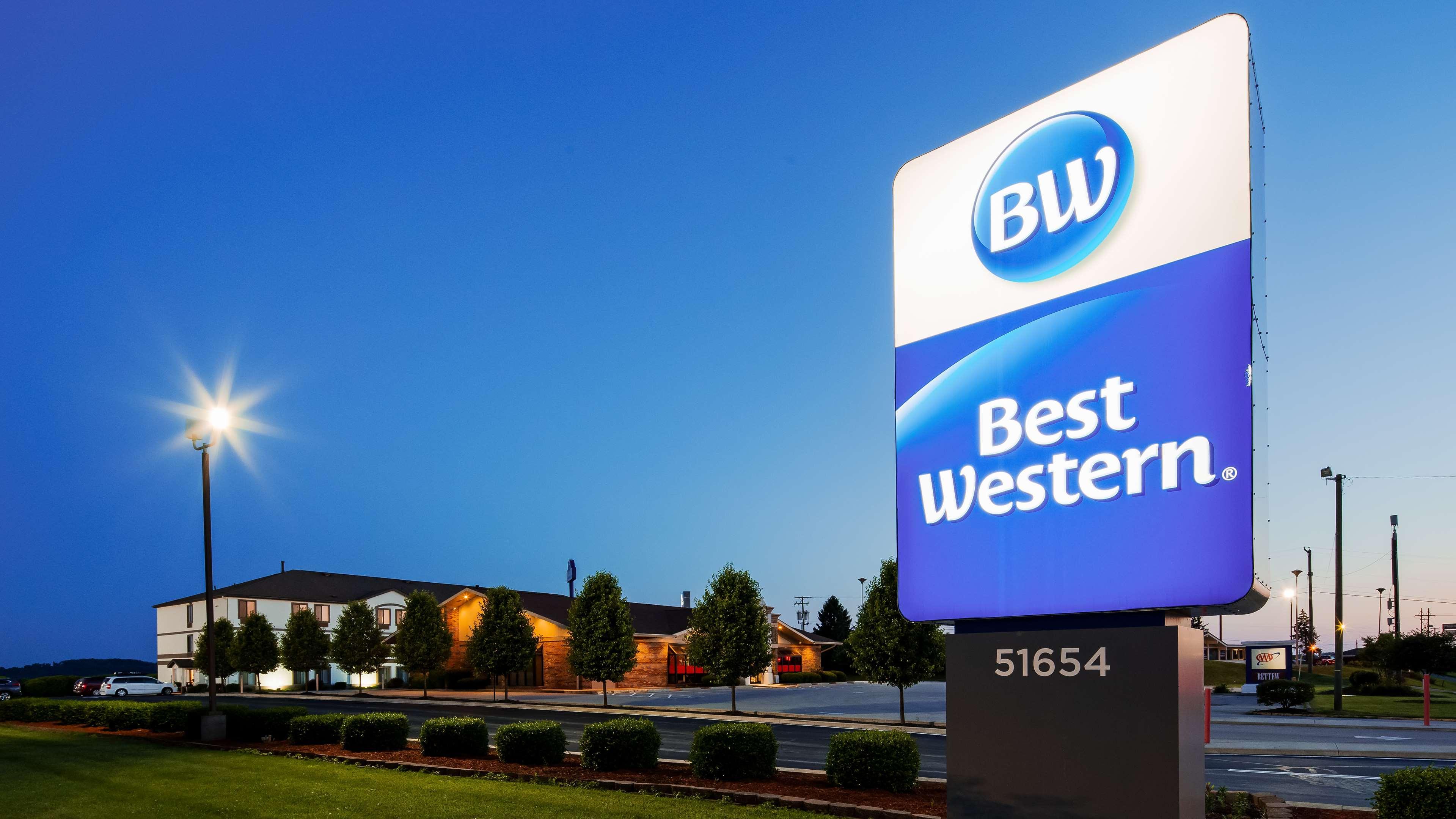 Best Western Hartford Hotel And Suites Екстер'єр фото