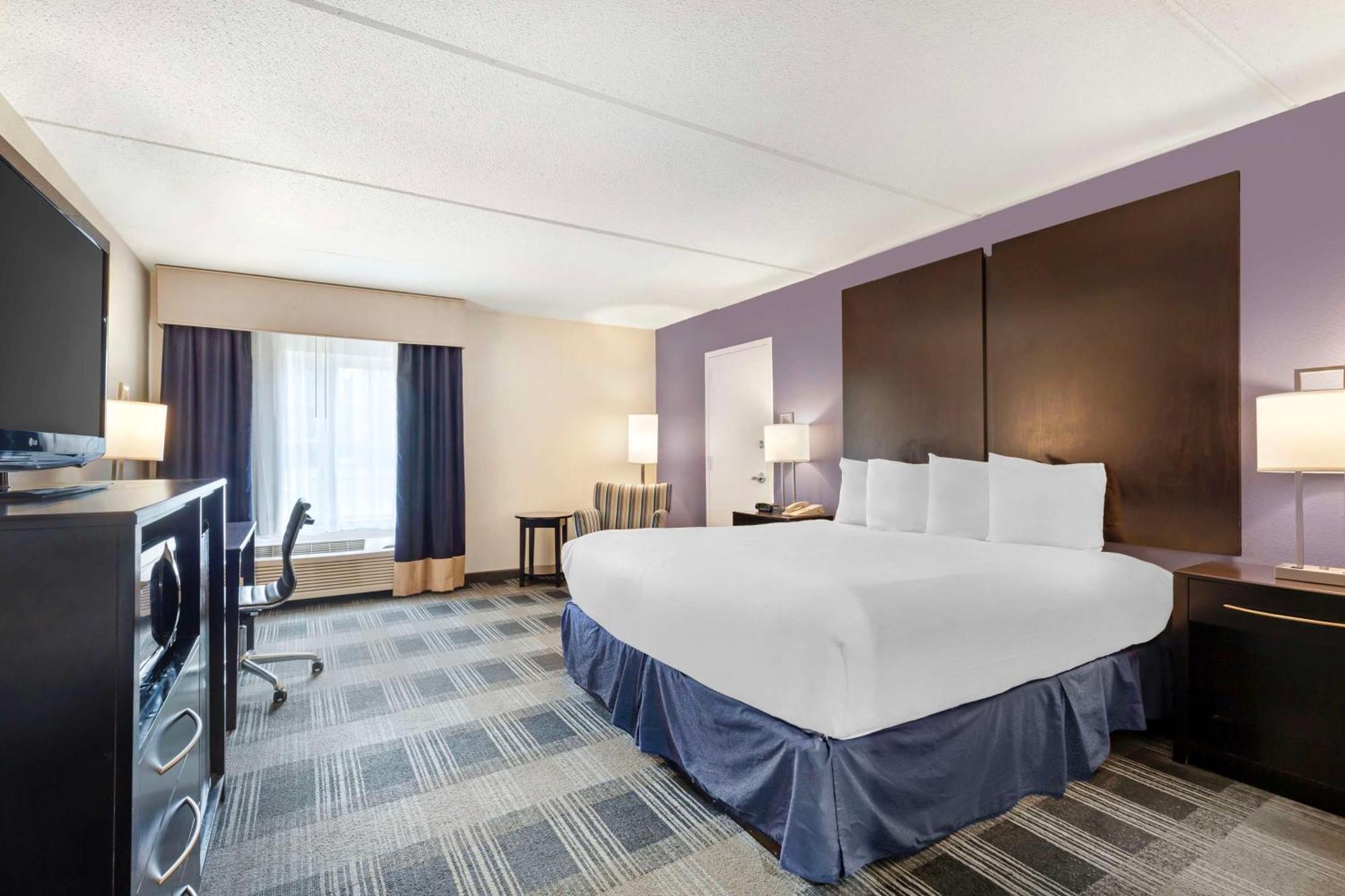 Best Western Hartford Hotel And Suites Екстер'єр фото