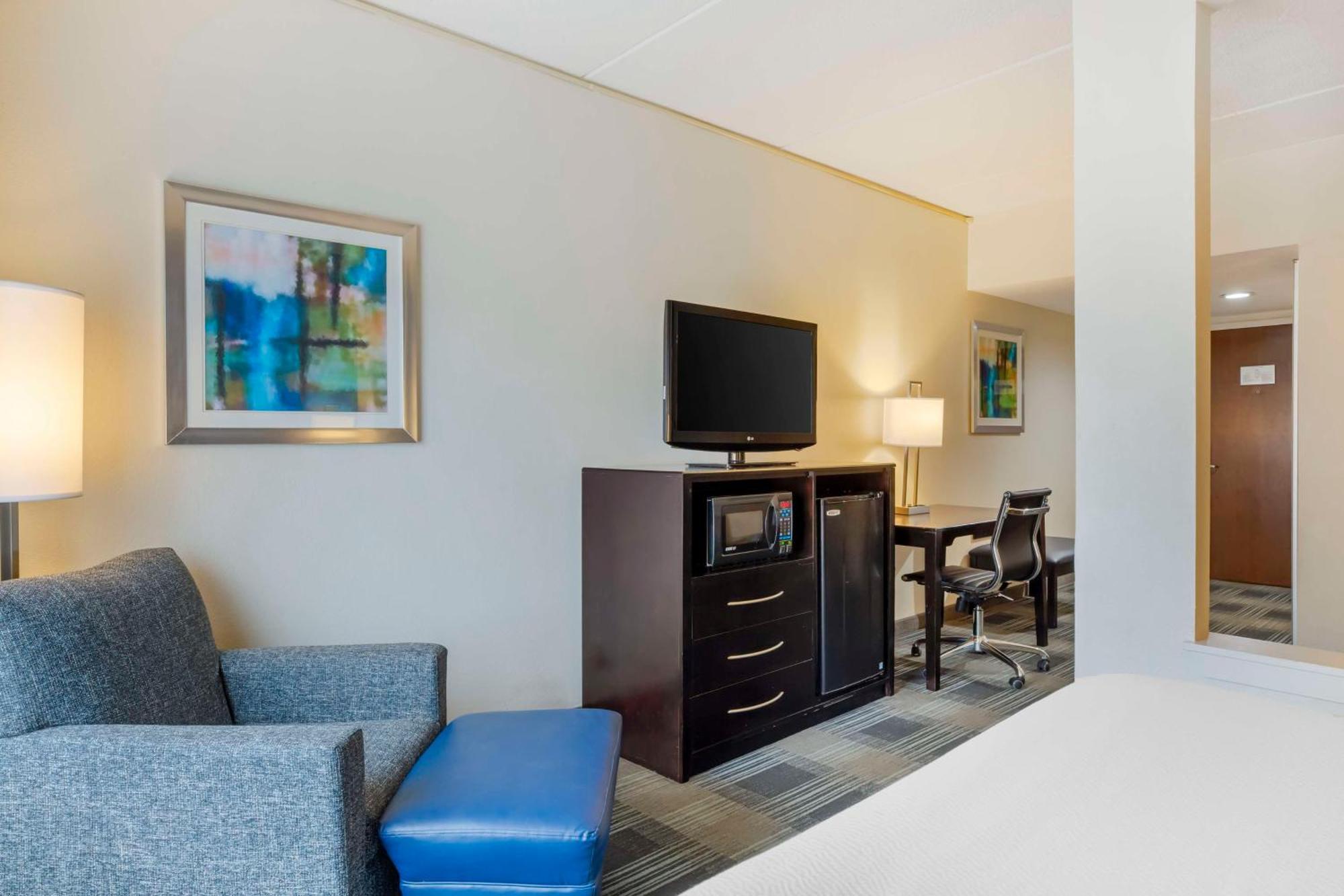 Best Western Hartford Hotel And Suites Екстер'єр фото