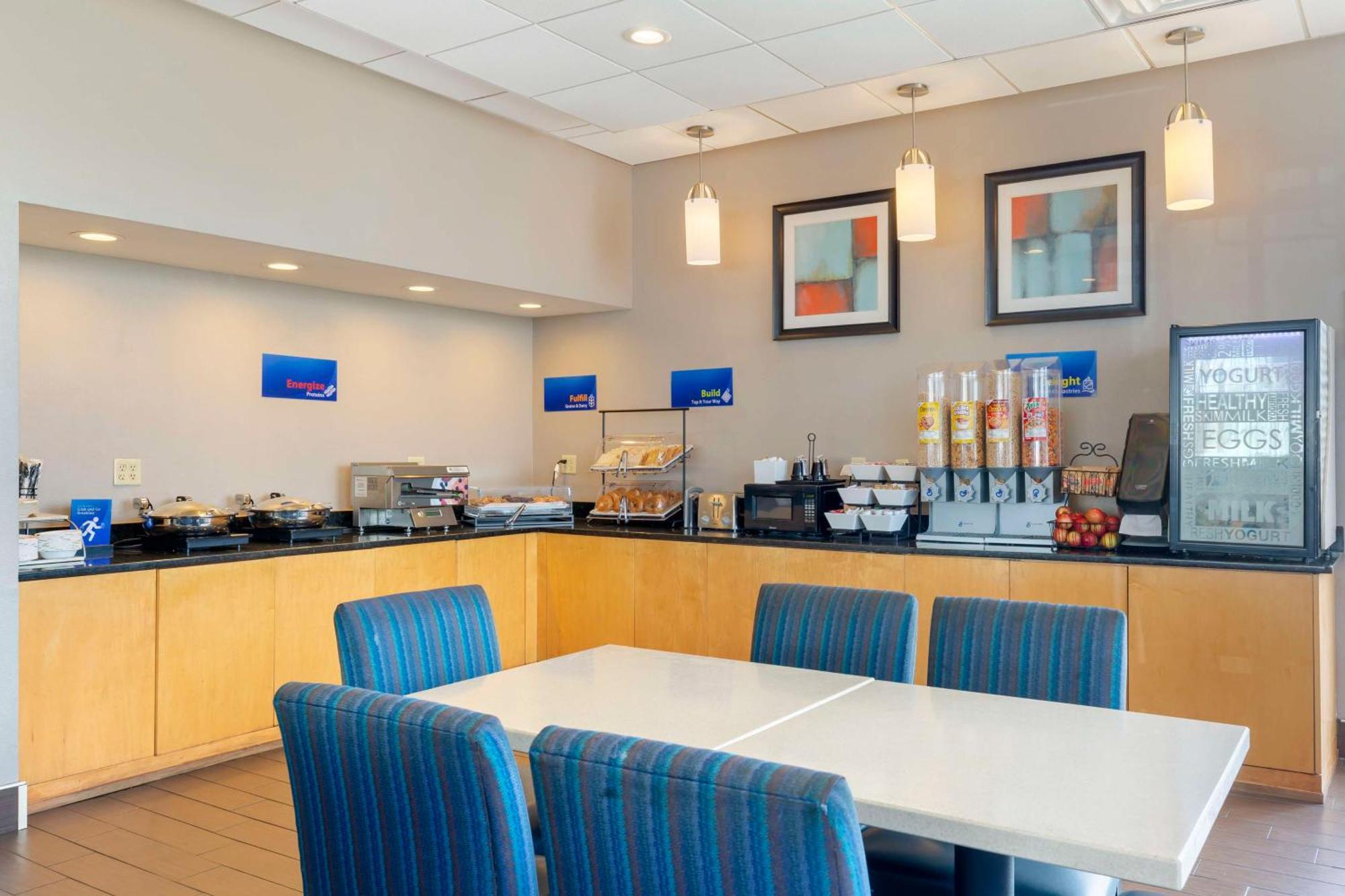 Best Western Hartford Hotel And Suites Екстер'єр фото