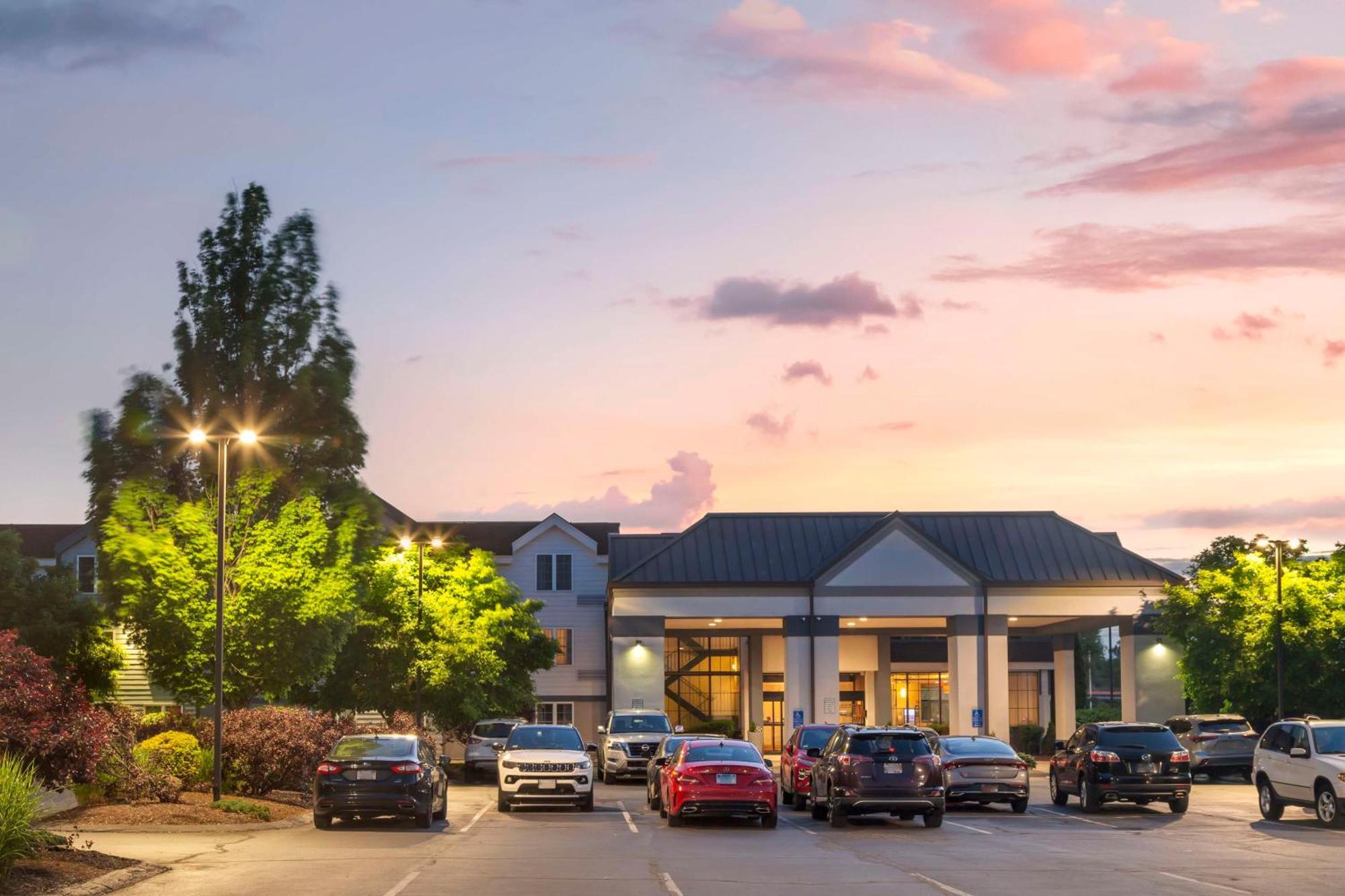 Best Western Hartford Hotel And Suites Екстер'єр фото